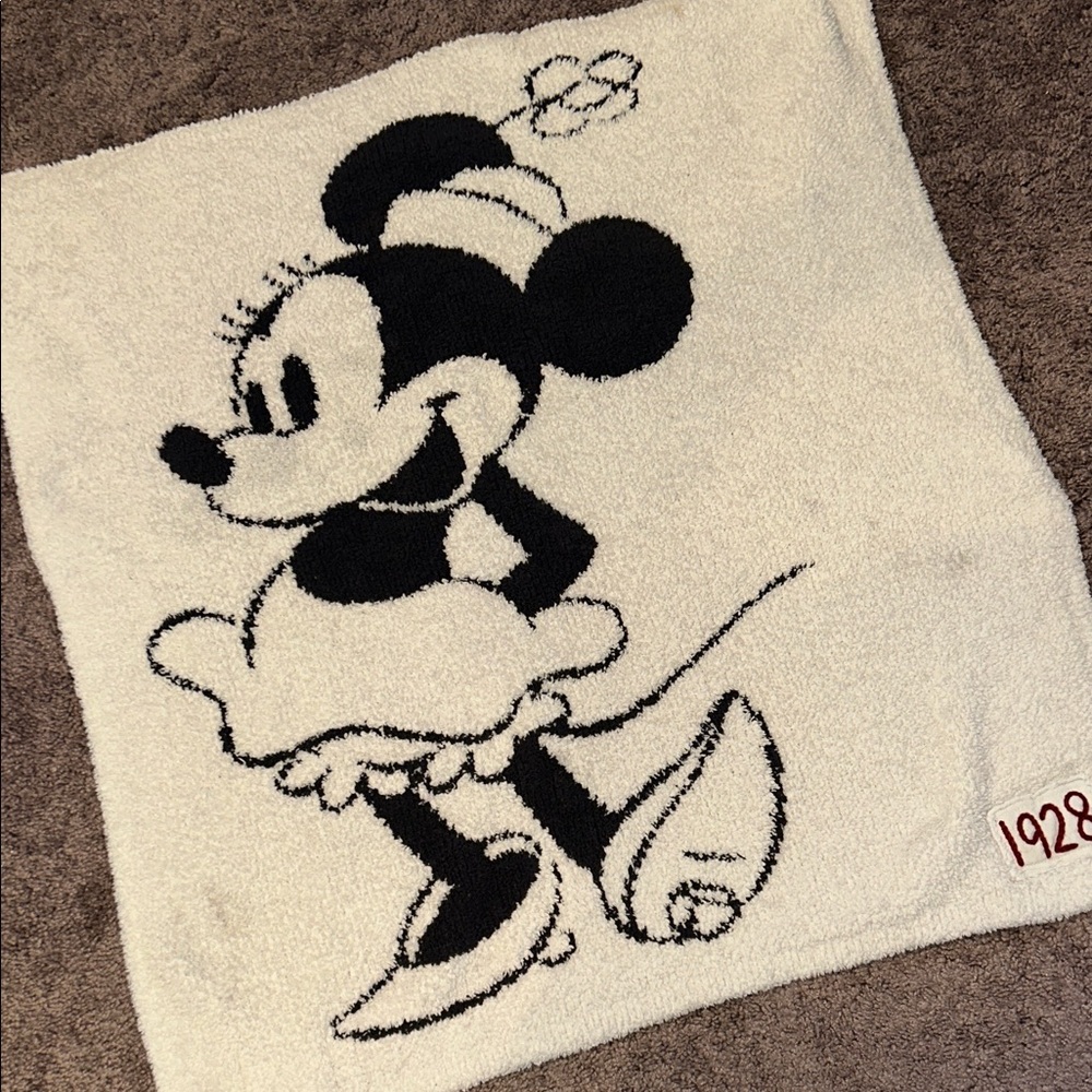 Barefoot dreams x Disney Minnie Mouse baby blanket